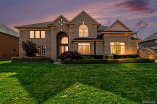 6929 Dakota Drive, Troy, MI 48098