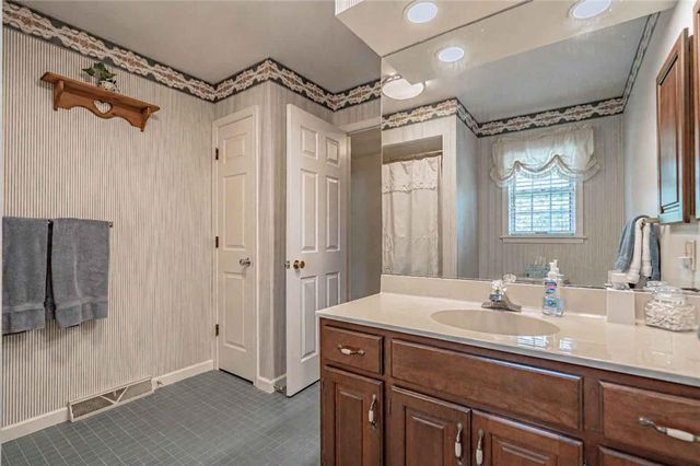 2855 Meadow Lane, North Whitehall Twp, PA 18078