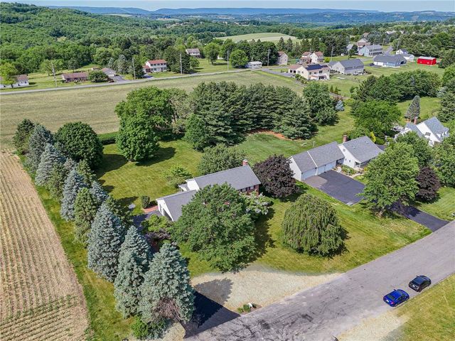 2855 Meadow Lane, North Whitehall Twp, PA 18078