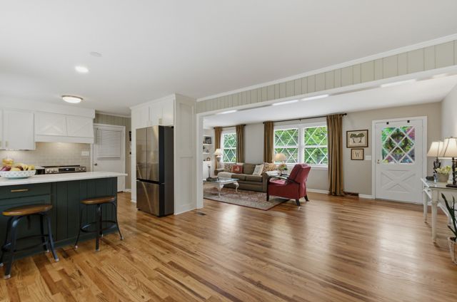 654 Oakley Dr, Nashville, TN 37220
