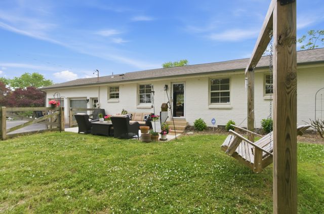 654 Oakley Dr, Nashville, TN 37220
