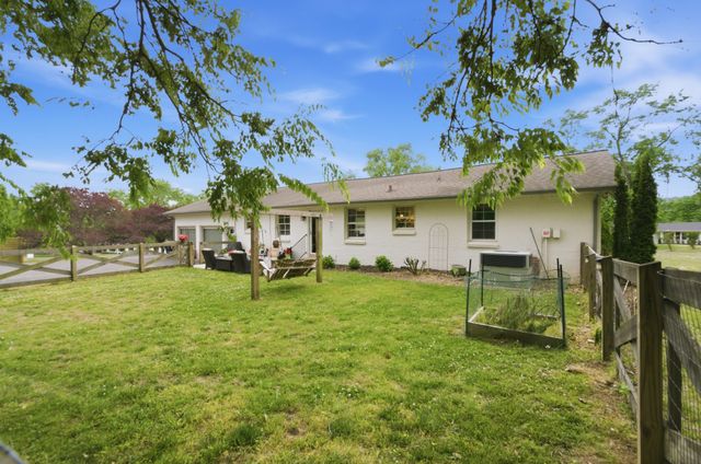 654 Oakley Dr, Nashville, TN 37220