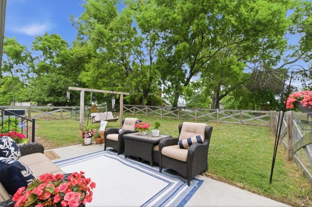 654 Oakley Dr, Nashville, TN 37220