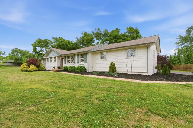 654 Oakley Dr, Nashville, TN 37220