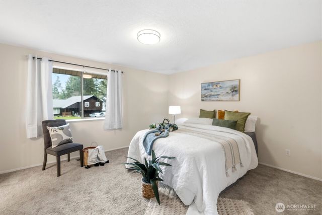 2191 Lakemoor Drive SW, Olympia, WA 98512