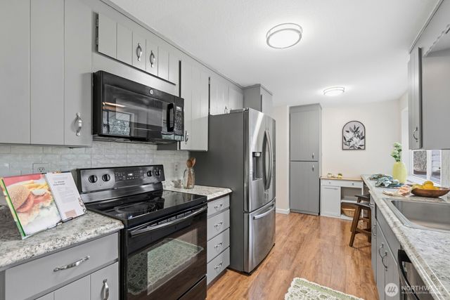 2191 Lakemoor Drive SW, Olympia, WA 98512