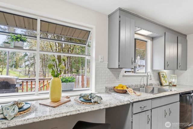 2191 Lakemoor Drive SW, Olympia, WA 98512