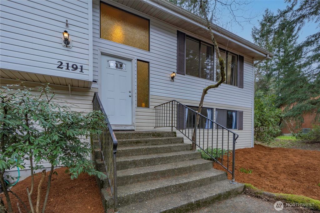 2191 Lakemoor Drive SW, Olympia, WA 98512