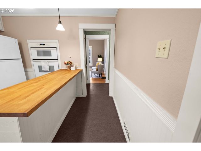 663 HARRISON Ave, Astoria, OR 97103