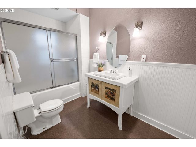 663 HARRISON Ave, Astoria, OR 97103