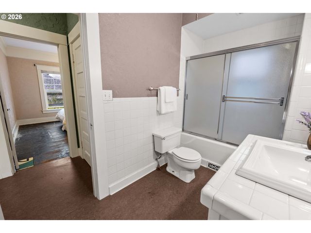 663 HARRISON Ave, Astoria, OR 97103