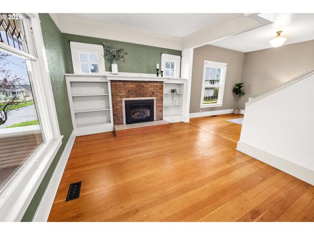 663 HARRISON Ave, Astoria, OR 97103