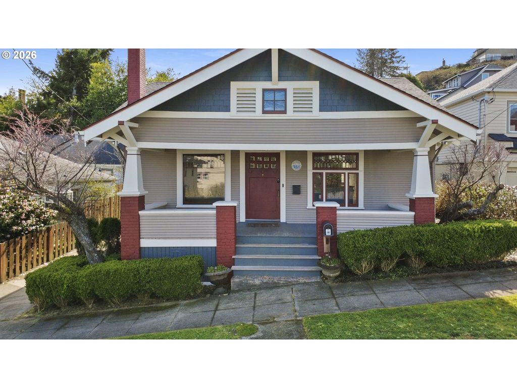 663 HARRISON Ave, Astoria, OR 97103