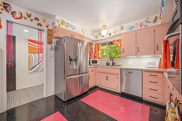 6571 Lake Park Dr, Sacramento, CA 95831