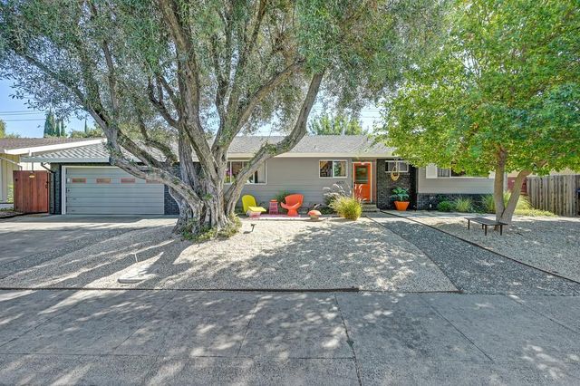 6571 Lake Park Dr, Sacramento, CA 95831
