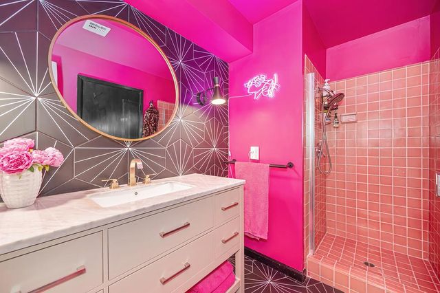 6571 Lake Park Dr, Sacramento, CA 95831