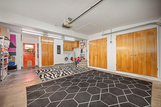 6571 Lake Park Dr, Sacramento, CA 95831