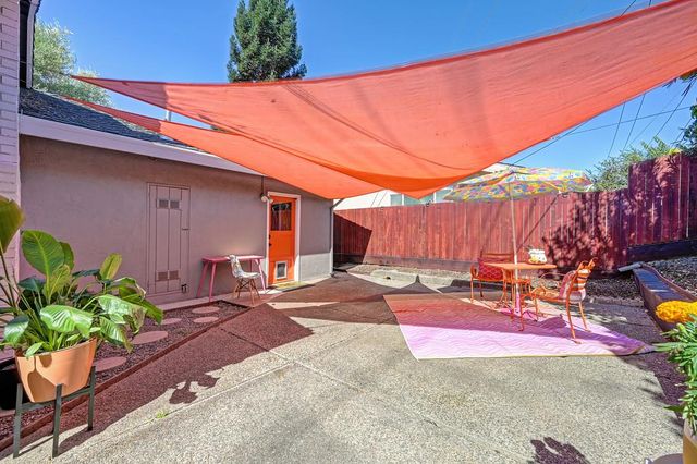 6571 Lake Park Dr, Sacramento, CA 95831