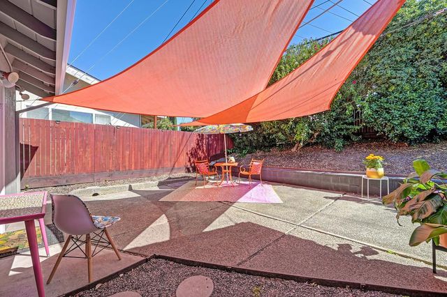 6571 Lake Park Dr, Sacramento, CA 95831