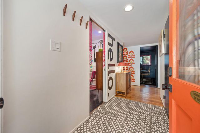 6571 Lake Park Dr, Sacramento, CA 95831