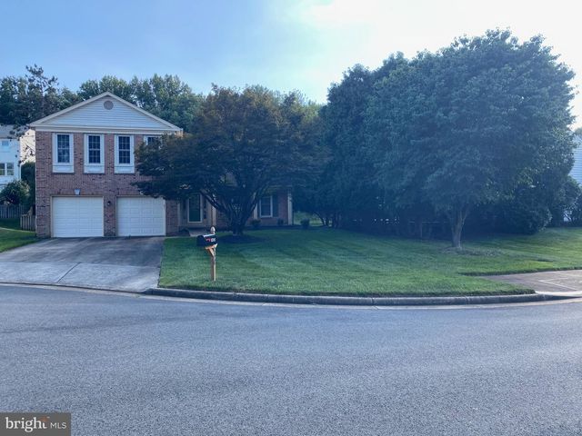 8305 FORESTREE CT, Vienna, VA 22182