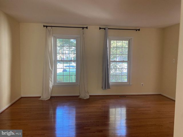 8305 FORESTREE CT, Vienna, VA 22182