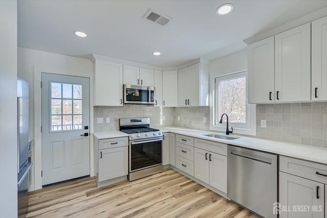 653 Huff Avenue, Manville, NJ 08835