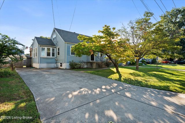 2603 Parklawn Dr, Louisville, KY 40217