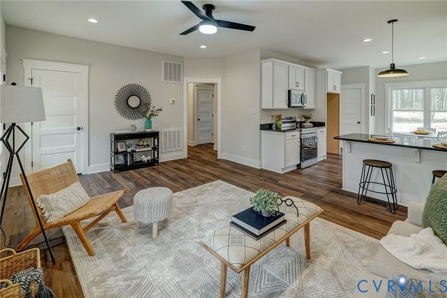 1343 Stokes Station Rd, Goochland, VA 23063