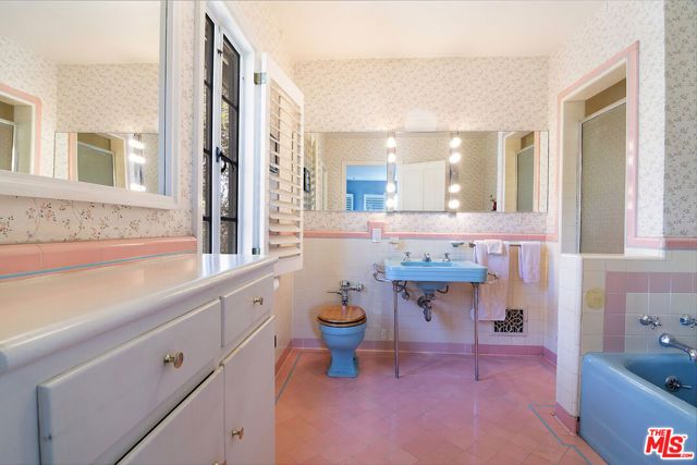 3050 Motor Avenue, Los Angeles, CA 90064