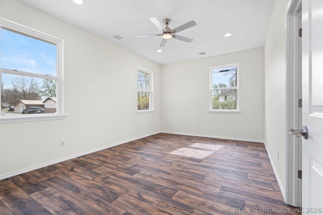 517 W Clyde Avenue, Vinita, OK 74301