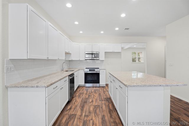 517 W Clyde Avenue, Vinita, OK 74301