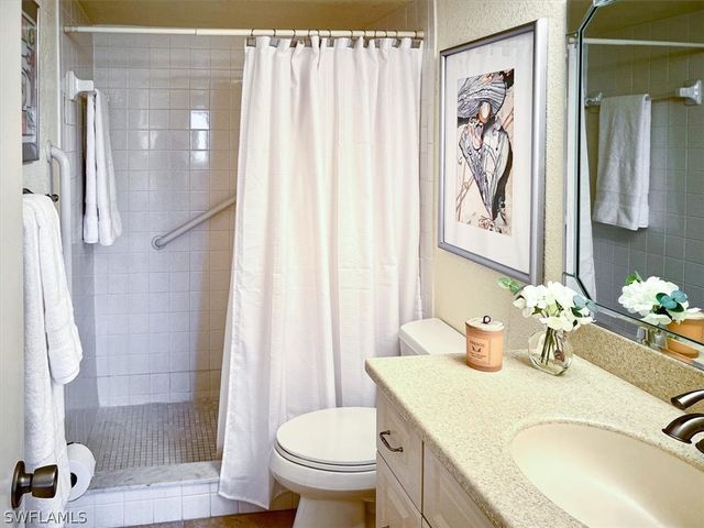 5515 Rattlesnake Hamm RD 301, Naples, FL 34113