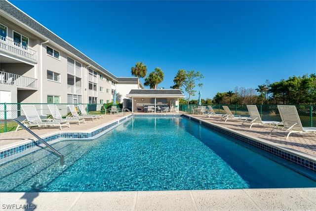 5515 Rattlesnake Hamm RD 301, Naples, FL 34113