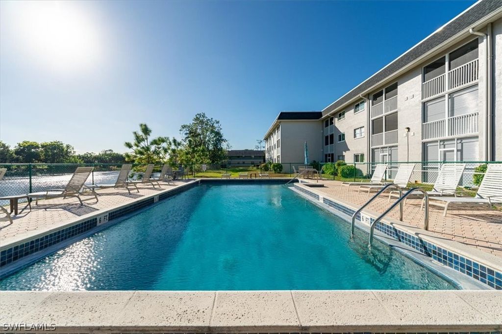 5515 Rattlesnake Hamm RD 301, Naples, FL 34113