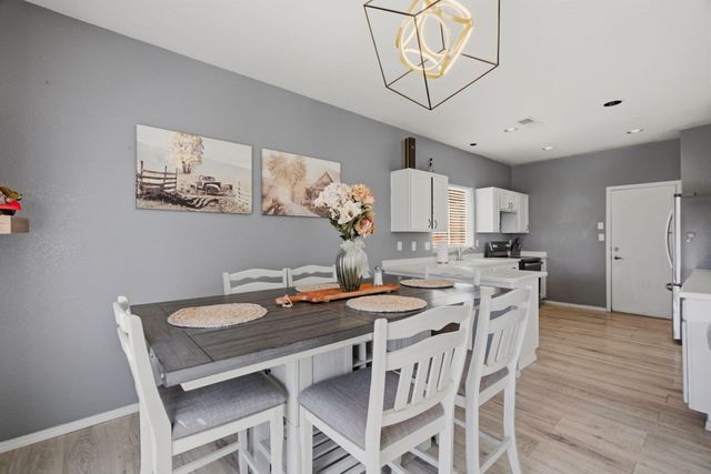 3128 Rio Linda Drive SW, Albuquerque, NM 87121