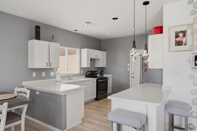 3128 Rio Linda Drive SW, Albuquerque, NM 87121