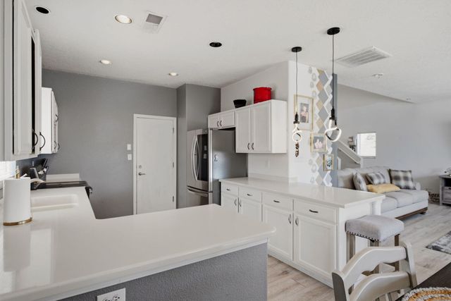 3128 Rio Linda Drive SW, Albuquerque, NM 87121