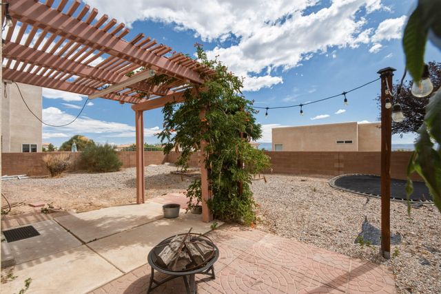 3128 Rio Linda Drive SW, Albuquerque, NM 87121