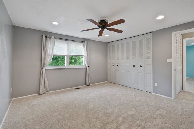 8961 Barnes Lake Rd, North Huntingdon, PA 15642