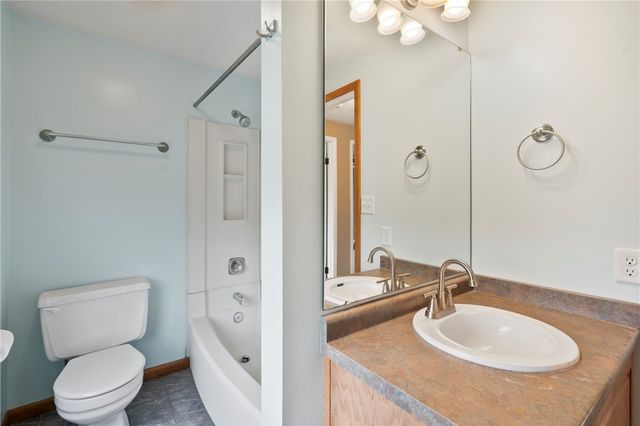 8961 Barnes Lake Rd, North Huntingdon, PA 15642