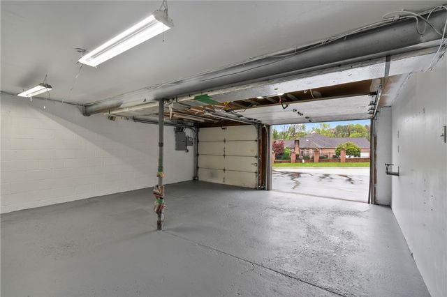 8961 Barnes Lake Rd, North Huntingdon, PA 15642