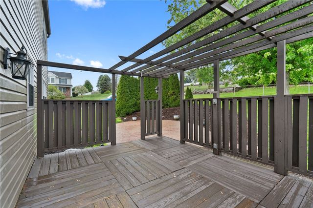 8961 Barnes Lake Rd, North Huntingdon, PA 15642