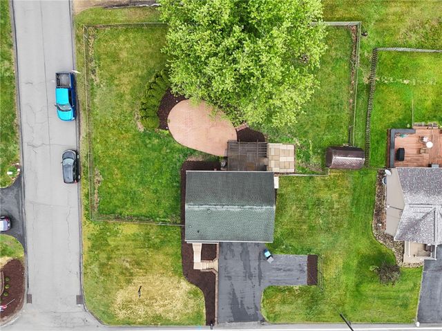 8961 Barnes Lake Rd, North Huntingdon, PA 15642