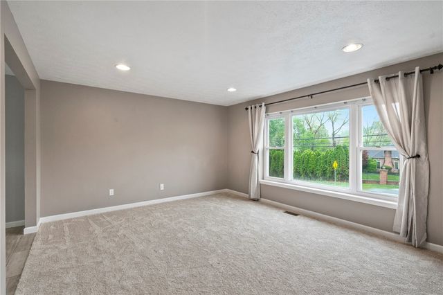 8961 Barnes Lake Rd, North Huntingdon, PA 15642