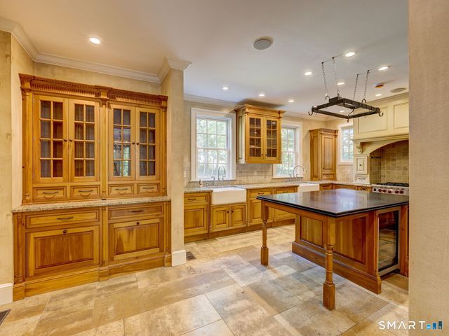 25 Hermit Lane, Westport, CT 06880