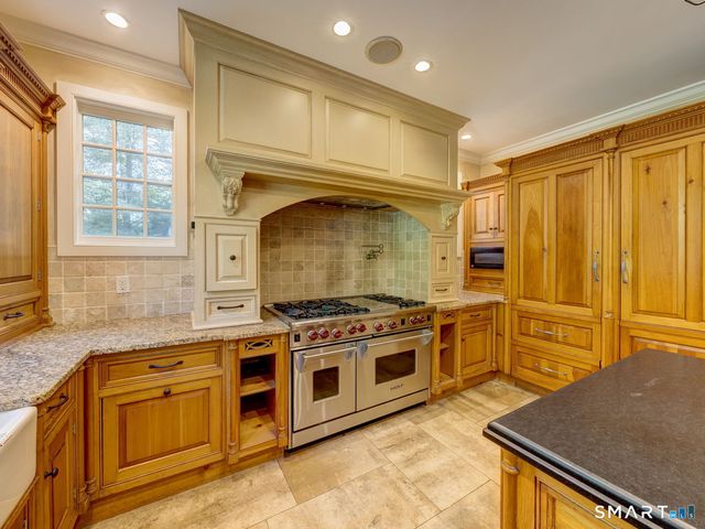 25 Hermit Lane, Westport, CT 06880