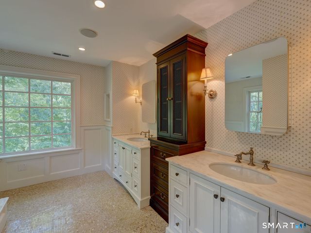 25 Hermit Lane, Westport, CT 06880