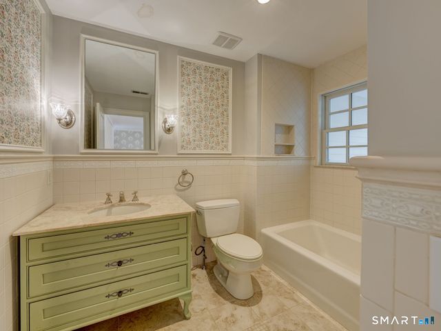 25 Hermit Lane, Westport, CT 06880
