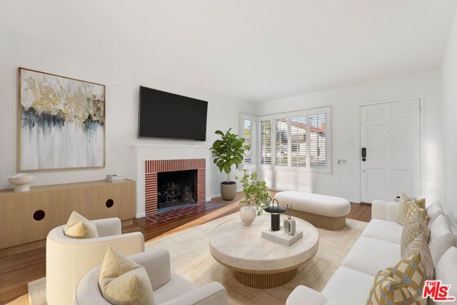 7527 Stewart Avenue, Los Angeles, CA 90045